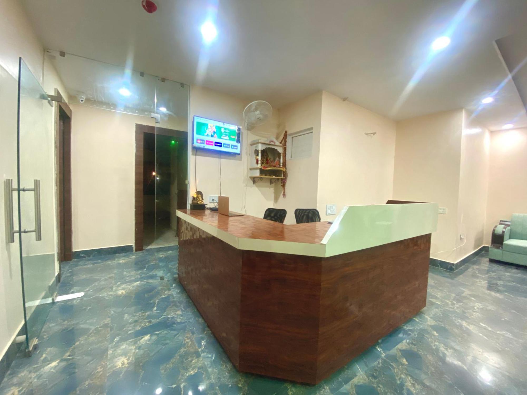 Ramalayam Inn Ayodhya エクステリア 写真